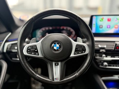 Used 2021 BMW M550i xDrive image 24