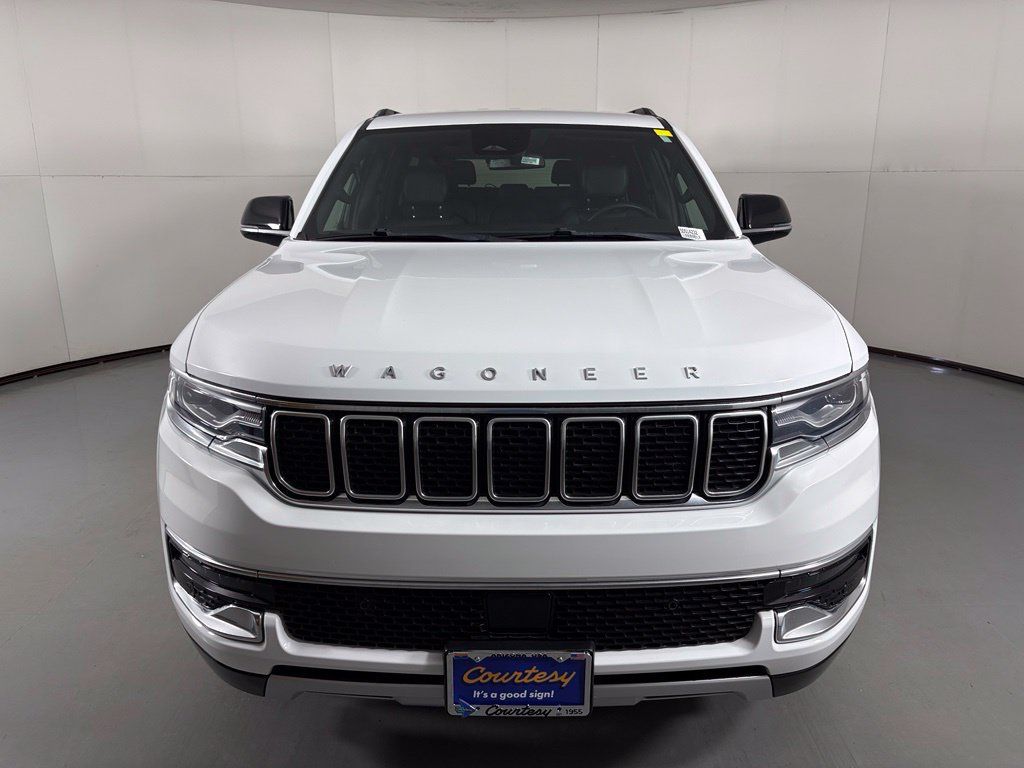 Used 2024 Jeep Wagoneer Series II w/ Flexible Seating Group RWD image 3