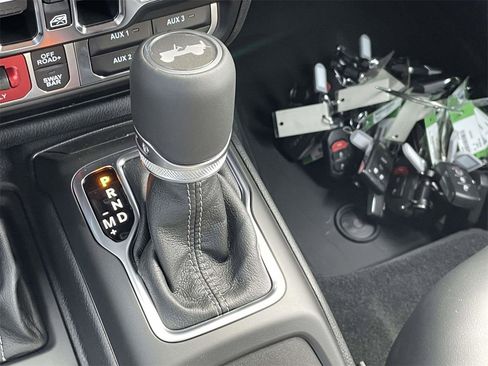 New 2025 Jeep Wrangler Unlimited Rubicon image 24