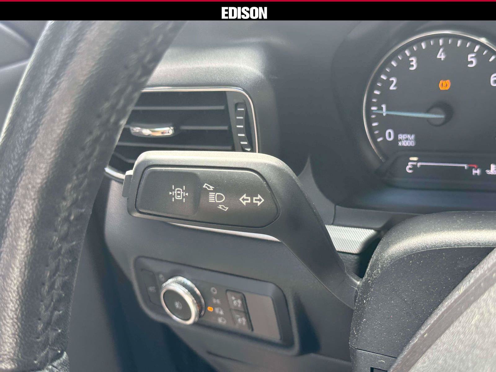 Used 2020 Ford Explorer XLT w/ Equipment Group 202A AWD/4WD image 24