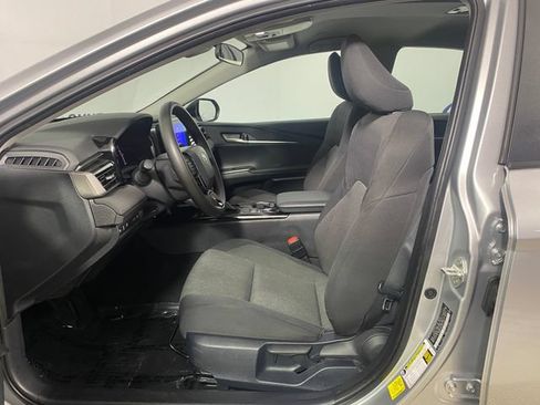 Used 2025 Toyota Camry LE FWD image 10