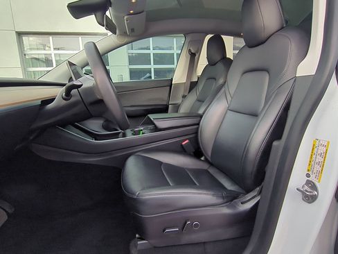 Used 2021 Tesla Model Y Long Range image 22