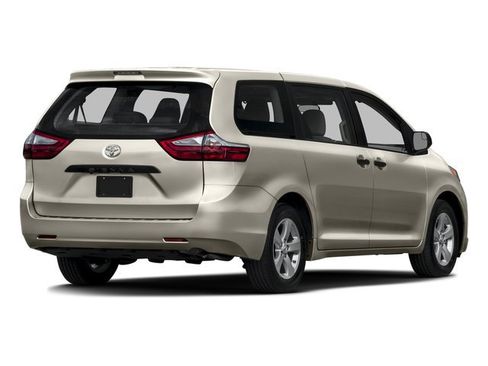 Used 2017 Toyota Sienna L FWD image 2