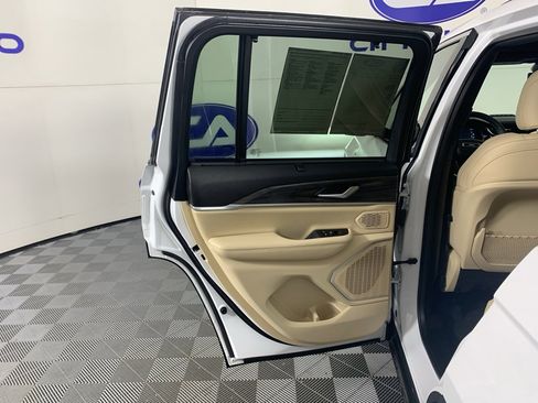 Used 2023 Jeep Grand Cherokee 4WD 4xe w/ Luxury Tech Group II image 31