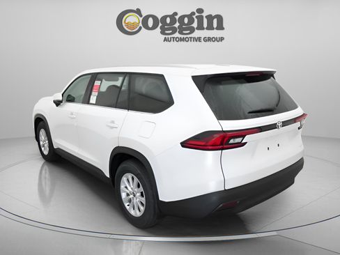 New 2026 Toyota Grand Highlander FWD image 9