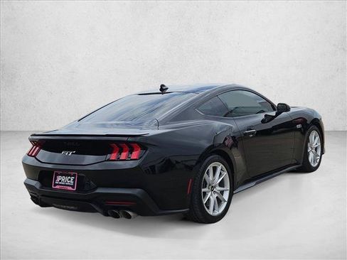 Used 2025 Ford Mustang GT Premium RWD image 5