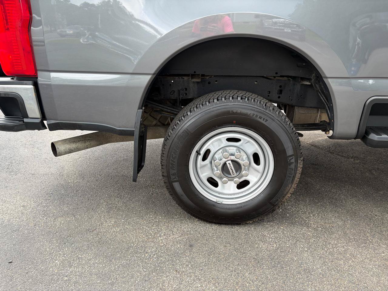 Used 2023 Ford F250 XL w/ Snow Plow Prep Package AWD/4WD image 18