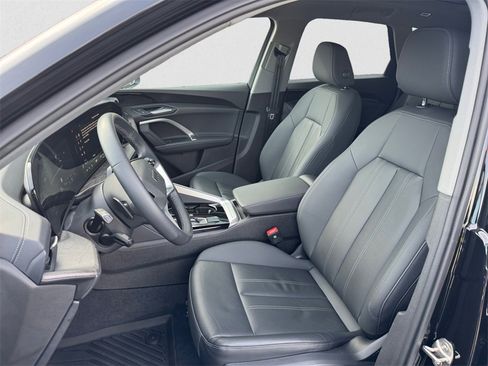 Used 2025 Audi Q5 Premium w/ Convenience Package image 10