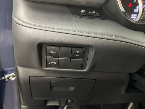 Used 2024 Toyota Highlander XLE AWD/4WD image 31