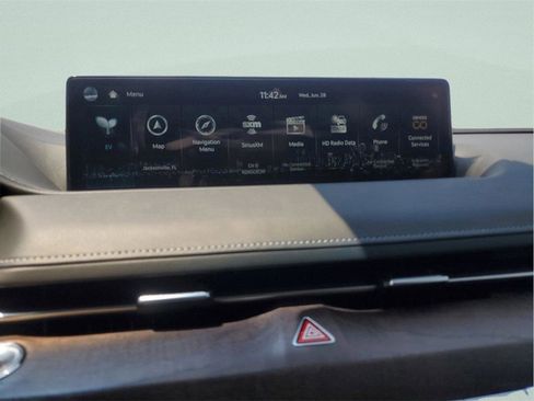 New 2023 Genesis G80 Base image 13