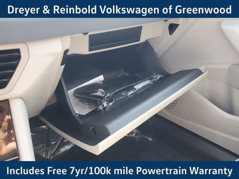 New 2025 Volkswagen Jetta SE image 34