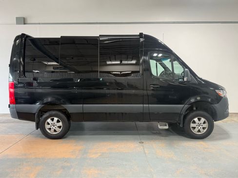Used 2019 Freightliner Sprinter 2500 AWD/4WD image 7