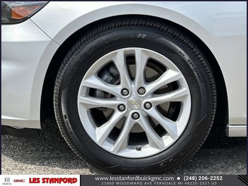 Used 2017 Chevrolet Malibu LT FWD image 10