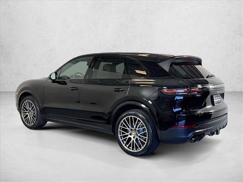 Used 2023 Porsche Cayenne AWD/4WD image 3