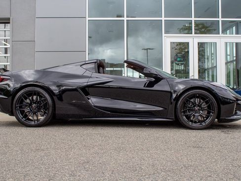 Used 2025 Chevrolet Corvette Z06 w/ Battery Protection Package image 4