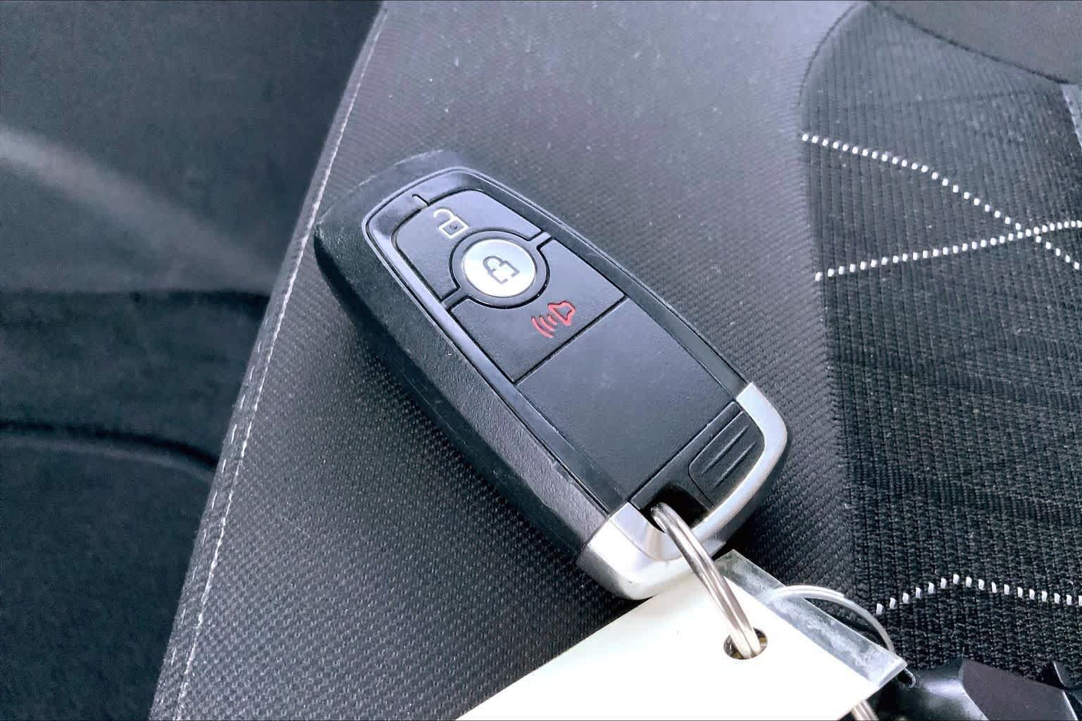 Used 2018 Ford EcoSport SE w/ SE Convenience Package FWD image 13