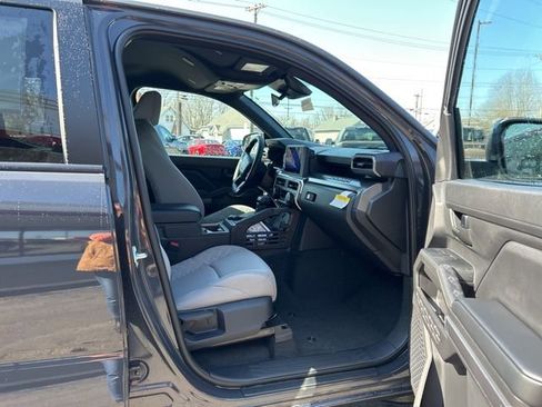 New 2026 Toyota Tacoma SR5 AWD/4WD image 9