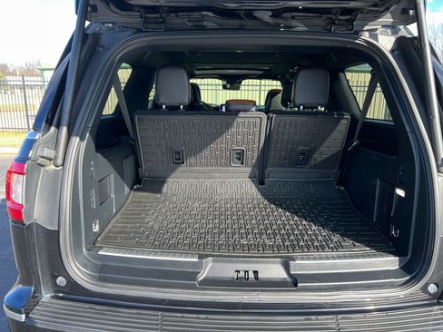 Used 2020 Lincoln Navigator L Reserve w/ Equipment Group 208A Reserve image 22