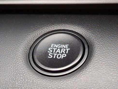 Certified 2025 Hyundai Elantra Sport image 23