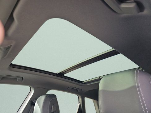 Used 2023 Audi Q4 e-tron Premium Plus image 8