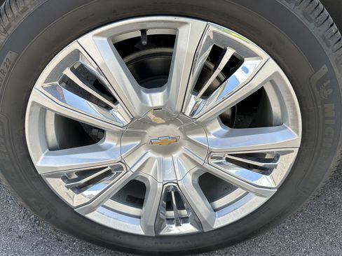 Used 2021 Chevrolet Tahoe High Country w/ Premium Package 2 AWD/4WD image 14