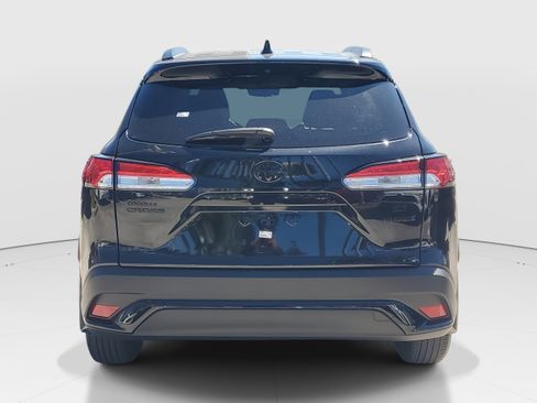 Certified 2024 Toyota Corolla Cross SE image 4