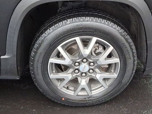 Used 2023 GMC Acadia SLE w/ Driver Convenience Package image 10