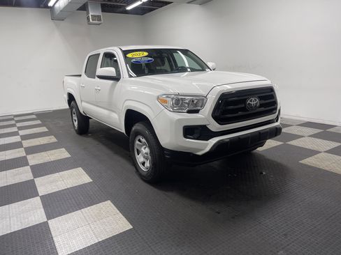 Used 2022 Toyota Tacoma SR image 6
