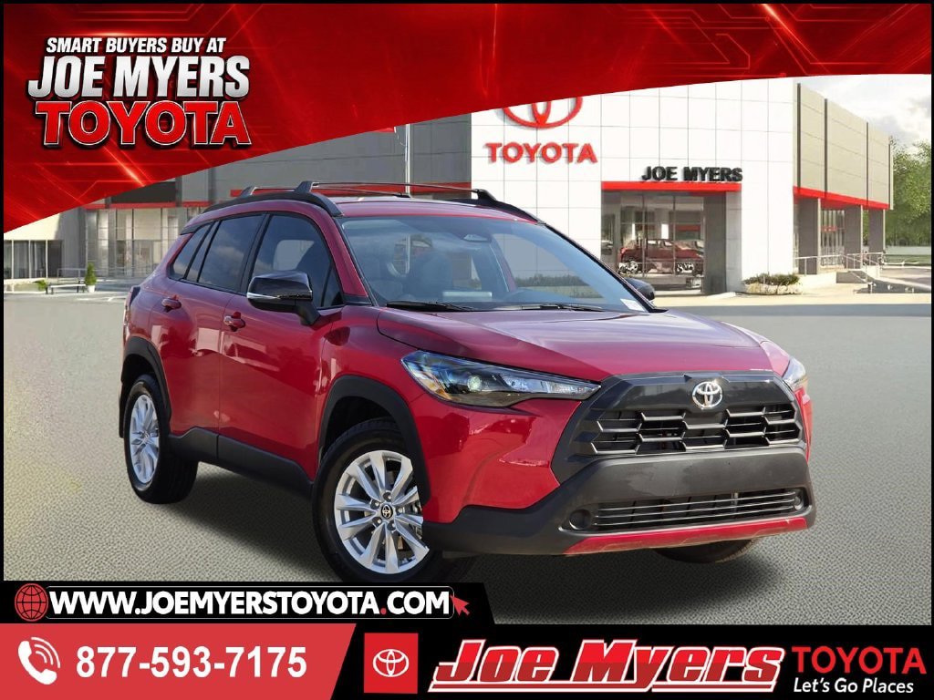 Used 2026 Toyota Corolla Cross LE FWD image 1