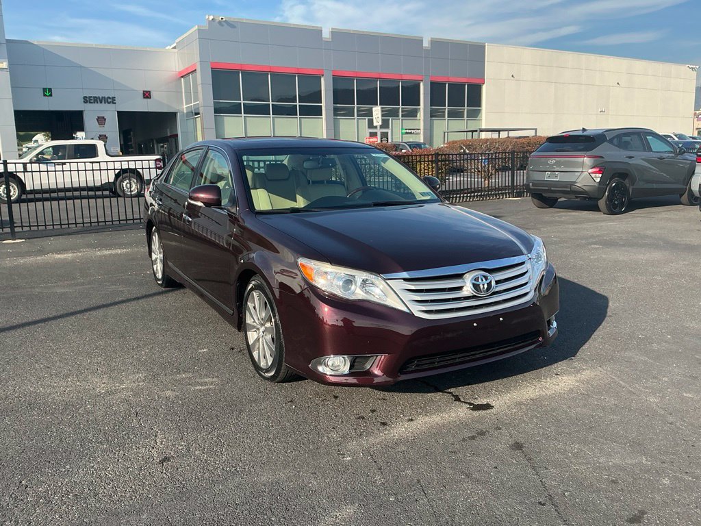 Used 2012 Toyota Avalon Limited FWD image 3