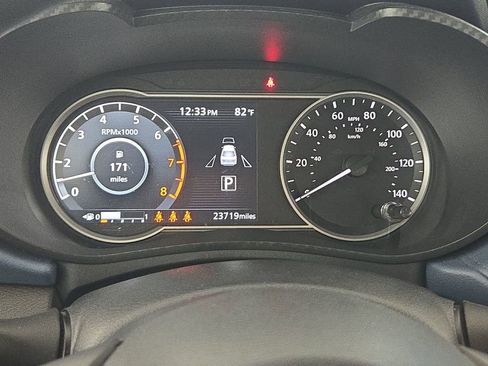 Used 2025 Nissan Versa SV image 17