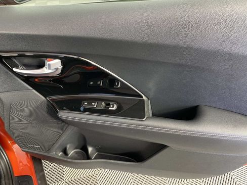 Used 2022 Kia Niro Touring Special Edition FWD image 25