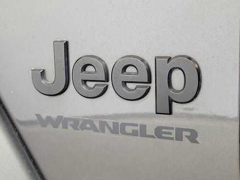 Used 2022 Jeep Wrangler Sport AWD/4WD image 8