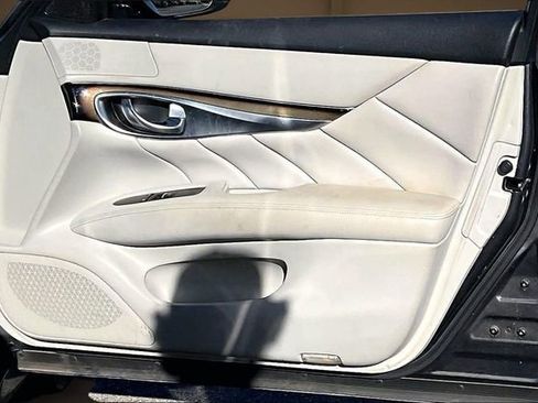 Used 2015 INFINITI Q70 3.7 w/ Deluxe Touring Package image 24