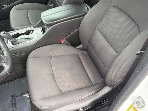 Used 2018 Chevrolet Malibu LT FWD image 27
