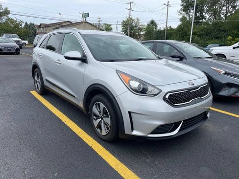Used 2017 Kia Niro LX FWD image 1
