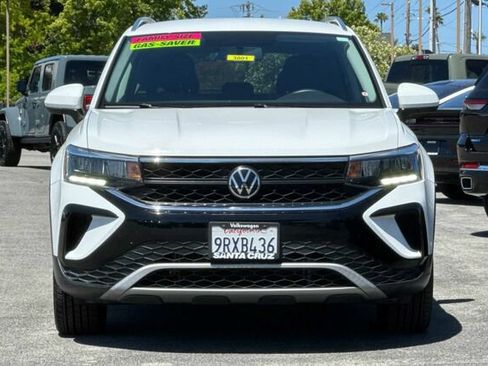 Used 2022 Volkswagen Taos SE FWD image 9