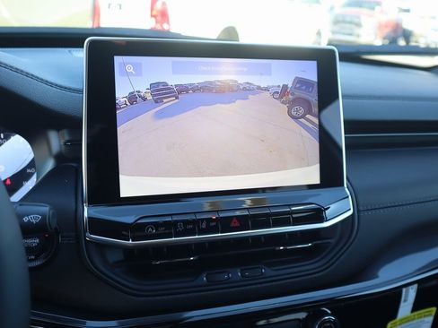 New 2026 Jeep Compass Latitude image 6