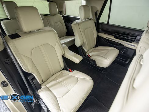 Used 2018 Ford Expedition Platinum AWD/4WD image 45