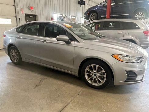 Used 2020 Ford Fusion SE FWD image 5