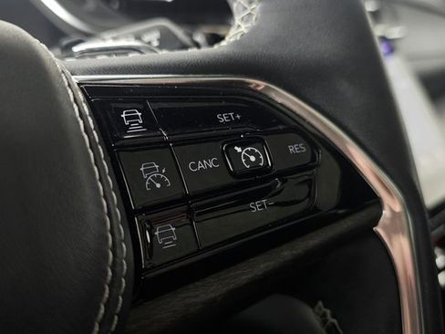 Used 2023 Jeep Grand Cherokee L Overland image 39