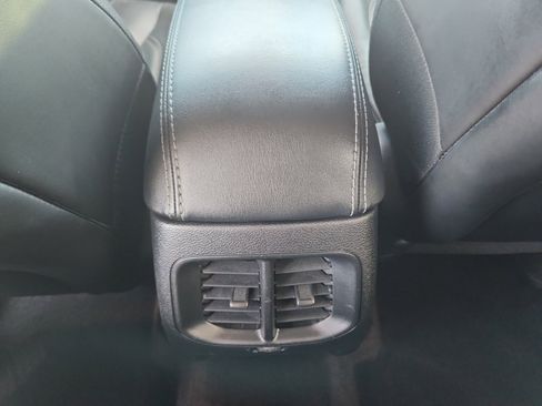 Used 2019 Jeep Cherokee Limited w/ Technology Group image 33