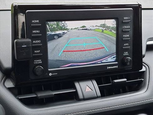 Used 2020 Toyota RAV4 XLE w/ Convenience Package FWD image 14