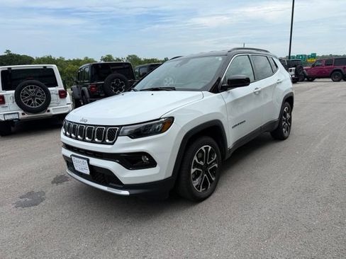 Used 2024 Jeep Compass Limited AWD/4WD image 7