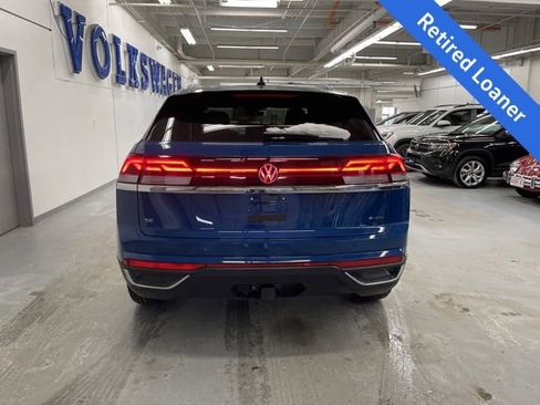 New 2025 Volkswagen Atlas Cross Sport SE w/ Panoramic Sunroof Package AWD/4WD image 3