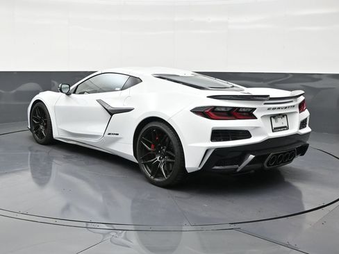 Used 2026 Chevrolet Corvette Z06 RWD image 3