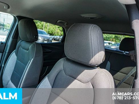 Used 2025 Chevrolet TrailBlazer LT AWD/4WD image 17