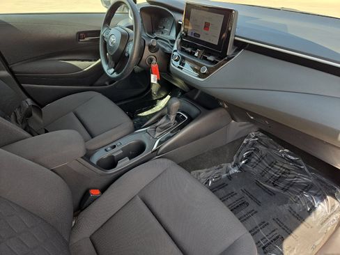 Used 2025 Toyota Corolla LE FWD image 14