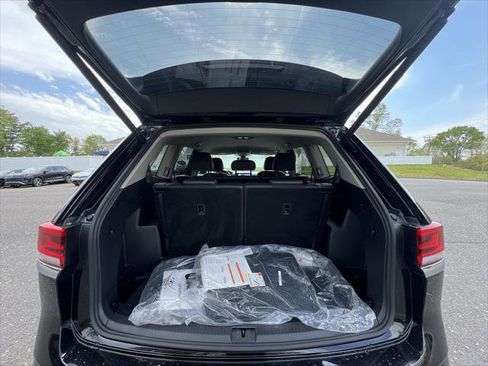 Certified 2025 Volkswagen Atlas SE FWD image 23