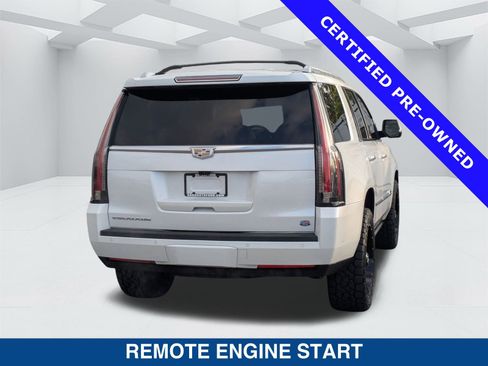 Used 2020 Cadillac Escalade Premium Luxury image 4